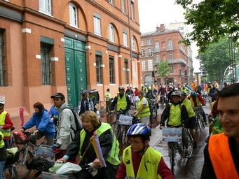 A St Michel, le convoi est devenu conséquent. A St Michel, le convoi est devenu conséquent.