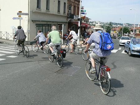 P1070641.JPG - Coeur de ville : il est plus facile de se faire respecter en groupe qu'individuellement.